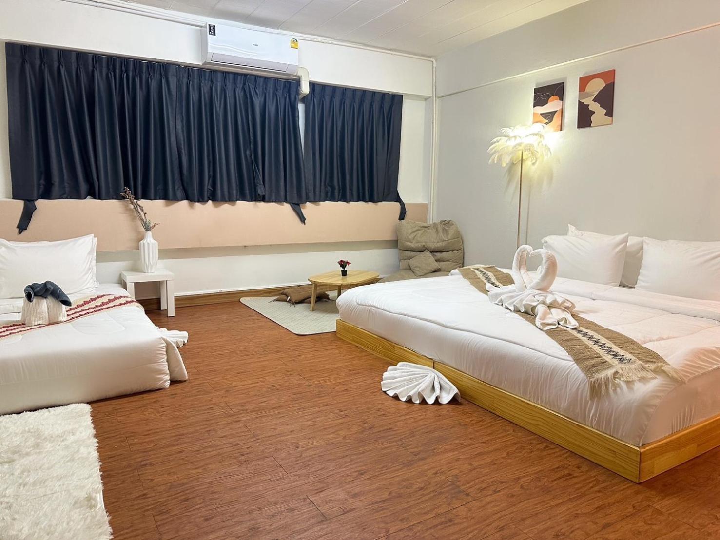 Montana Hotel & Hostel Phuket Карон Экстерьер фото